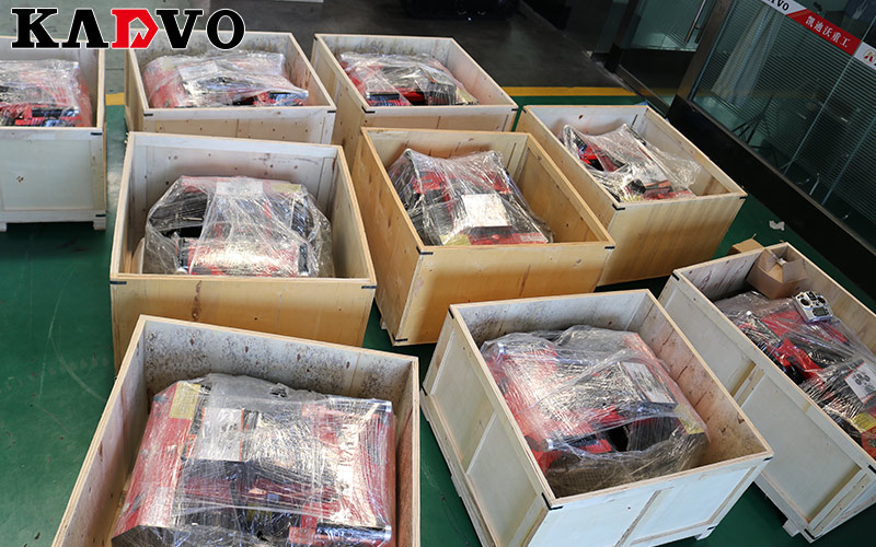 凱迪沃重工一批割草機(jī)出口東南亞