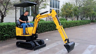 小型挖掘機(jī)加長臂操作視頻