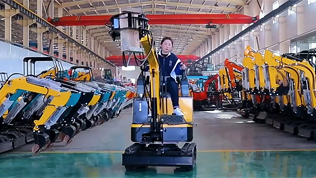 小型挖掘機(jī)旋轉(zhuǎn)抓木器視頻